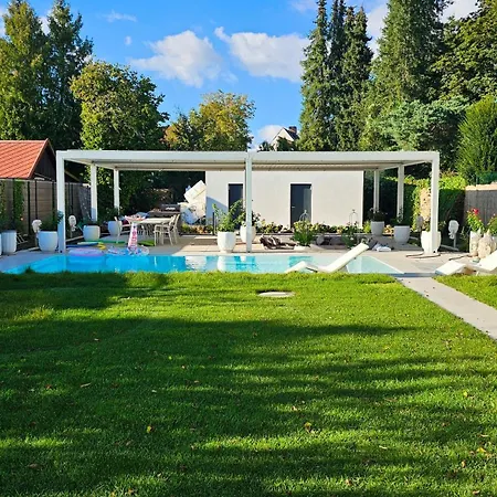 Luxurious Large Home With Pool, Garden, Koi Pond